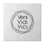 Ik zei: "Veni, Vidi, Vici" Tegeltje<br><div class="desc">Dit coole en krachtige gezegde, "Veni, Vidi, Vici" (ik kwam, ik zag, ik veroverde.) typografische ontwerp op grijze, zwarte en witte bespikte achtergrond is perfect voor het trendy en stijlvolle individu. Het is uniek en modern afdrukken is geweldig voor veel design en geschenken.</div>