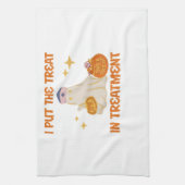Ik zet de behandeling in Retro Funny Nurse Doctor Theedoek (Verticaal)