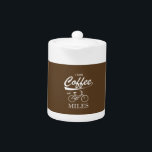 Ik zet koffie in Miles Theepot<br><div class="desc">Het is een beetje mijn magische truc. Geef me een goed kopje java en ik rijd op mijn fiets. Ver. Meer koffie, meer kilometers.</div>