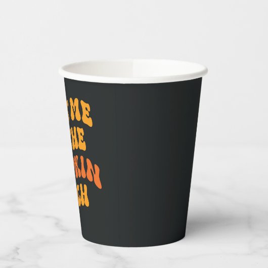 Ik zie me bij de pompoenpleister papieren bekers (Links)