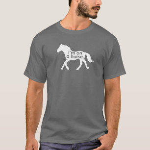 Ik zit op een donkere T-shirt voor de paarden