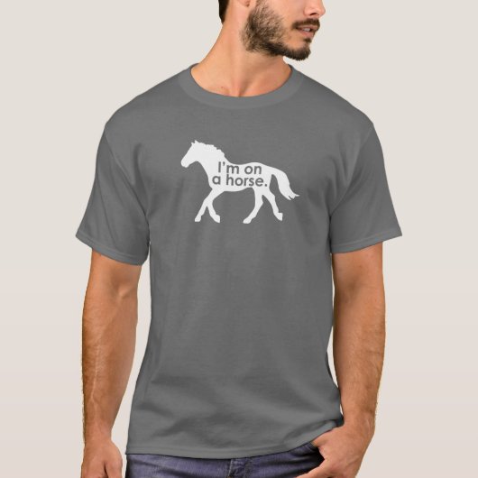 Ik zit op een donkere T-shirt voor de paarden (Voorkant)