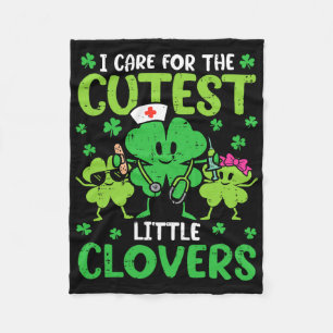 Ik zorg voor de schattigste kleine klavers St. Pat Fleece Deken