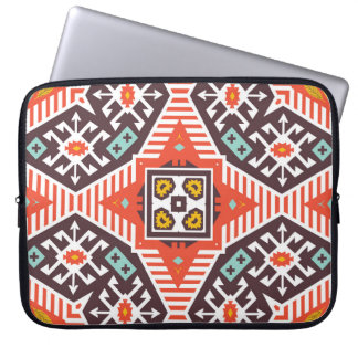 Ikat Aztec: Etnische gestreepte textuur Laptop Sleeve