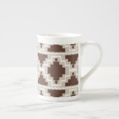 Ikat Aztec Pattern - Chocolate Brown and Taupe Porselein Kop (Rechts)