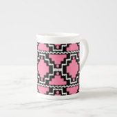Ikat Aztec Pattern - Fuchsia Pink, Black en White Porselein Kop (Voorkant rechts)