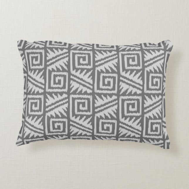 Ikat Aztec Pattern - Shades of Grey / Grey Accent Kussen (Achterkant)