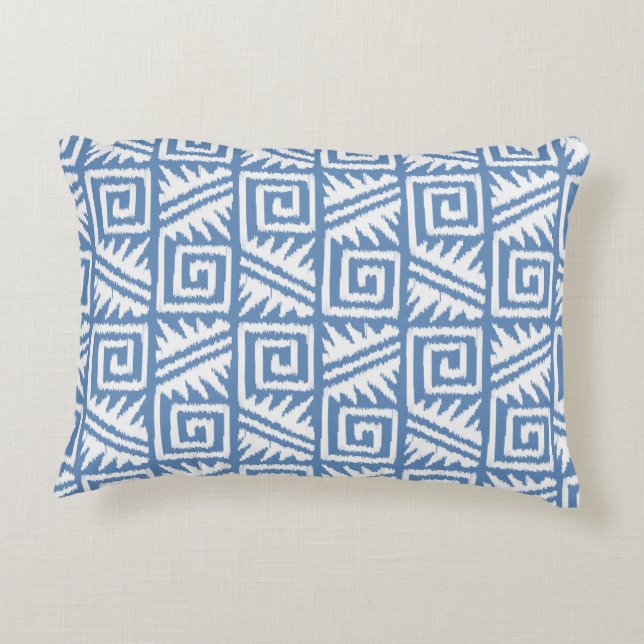 Ikat Aztec Pattern - Sky Blue and White Accent Kussen (Achterkant)