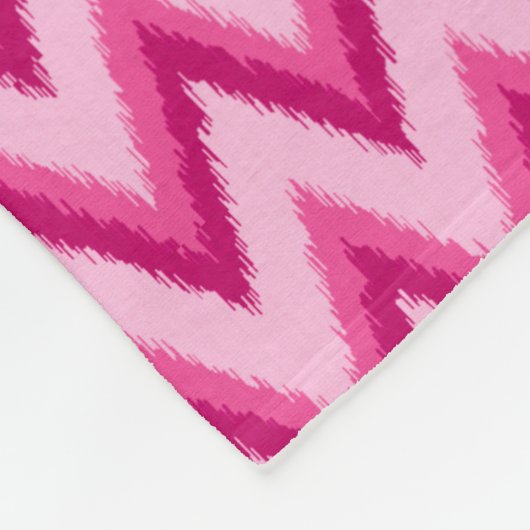 Ikat Chevron Stripes - Fuchsia and Bleek roze Fleece Deken (Hoek)