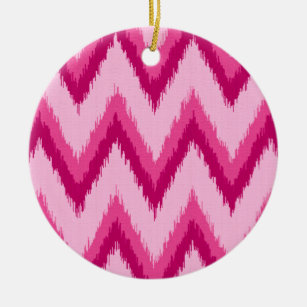 Ikat Chevron Stripes - Fuchsia and Bleek roze Keramisch Ornament