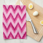 Ikat Chevron Stripes - Fuchsia and Bleek roze Theedoek (Quarter Fold)
