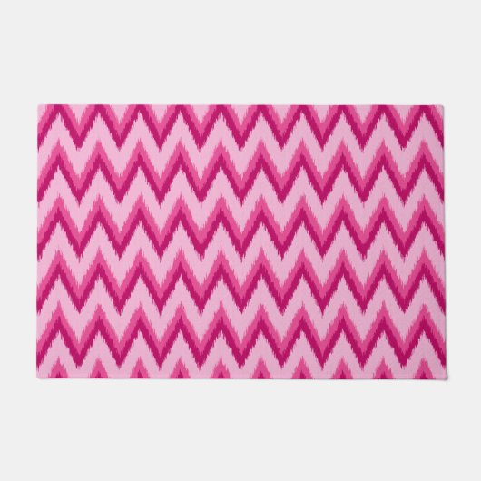 Ikat Chevron Stripes, Fuchsia en Bleek roze Deurmat (Voorkant)
