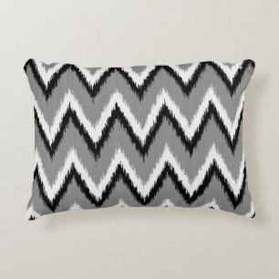 Ikat Chevron Stripes - grijs / grijs, zwart & wit Decoratief Kussen