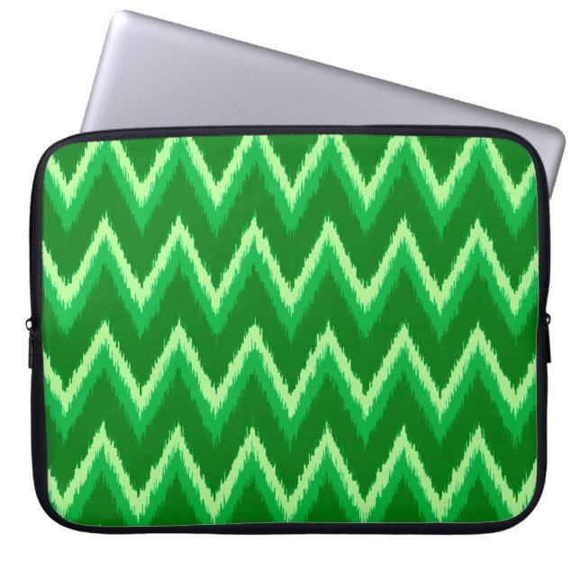 Ikat Chevron Stripes - Pine en Lime Green Laptop Sleeve (Voorkant)