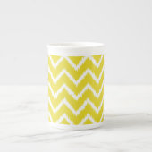 Ikat Chevrons - Mosterdgeel en wit Porselein Kop (Voorkant)