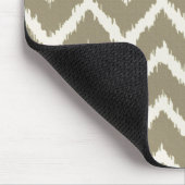 Ikat Chevrons - Taupe tan en beige Muismat (Hoek)