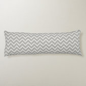 Ikat Chevrons - Zilver grijs en wit Lichaamskussen (Achterkant)