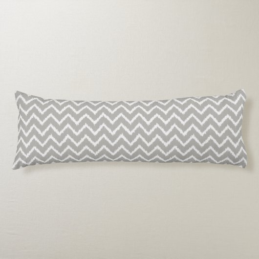 Ikat Chevrons - Zilver grijs en wit Lichaamskussen (Voorkant)