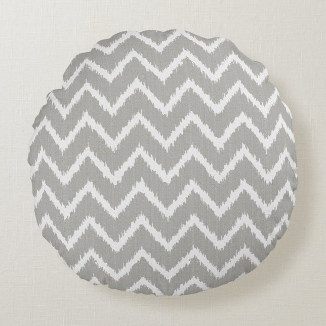 Ikat Chevrons - Zilver grijs en wit Rond Kussen (Voorkant)