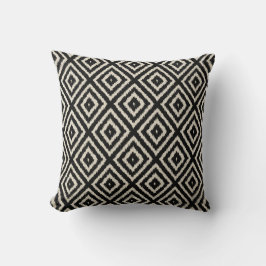 Ikat Diamond Pattern in Black and Cream Kussen