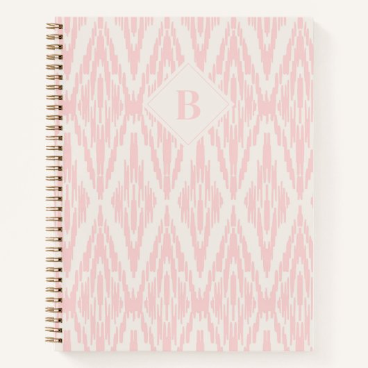 Ikat Diamond Pattern in pastelroze monogram Notitieboek (Voorkant)