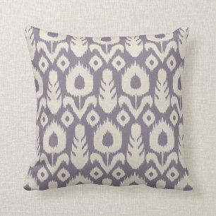 Ikat Floral Pattern in Lavender and Natural Kussen