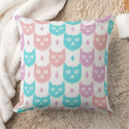 Ikat kat pastel patroon kussen