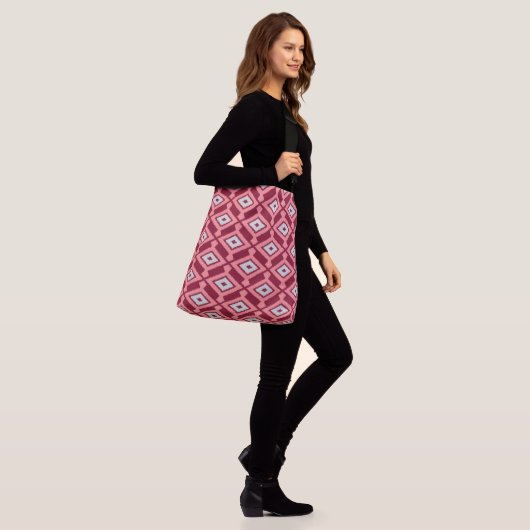 Ikat Pattern - Bourgogne, grijs en koraal Crossbody Tas (Op model)