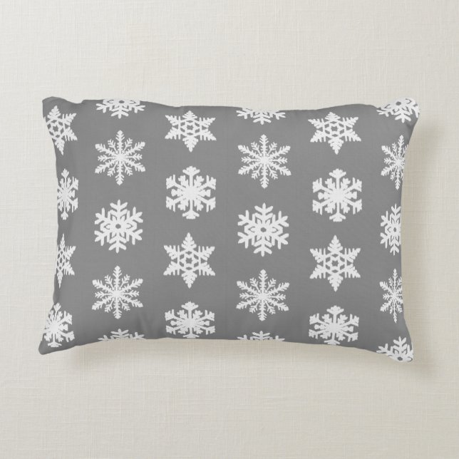 Ikat Snowflakes - Koolsteengrijs en wit Decoratief Kussen (Achterkant)