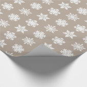 Ikat Snowflakes - Taupe tan en wit Cadeaupapier (Hoek)
