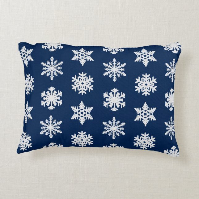 Ikat Snowflakes - White en Dark Navy Blue Accent Kussen (Achterkant)