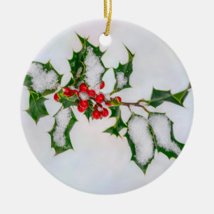 Ilex Red kerst Holly Berries op wintersneeuw — Keramisch Ornament