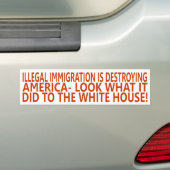 ILLEGALE IMMIGRATIE VERNIETIGT AMERIKA BUMPERSTICKER (Op auto)