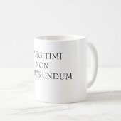 ILLEGITIMINONCARBORUNDUM KOFFIEMOK (Voorkant rechts)