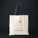 Illinois Wedding Welcome Bag Tas, Marinekaart Tote Bag<br><div class="desc">Een welkome cadeautas van een bruiloft met kaart-afbeelding. Je gasten zullen graag in hun hotel kijken en dit tas vinden vol met behandelingen die op hen wachten. U kunt het hart op de locatie van uw grote dag plaatsen met behulp van de functie "Pas verder aan".</div>
