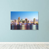 Illuminated skyline of downtown Miami at dusk Canvas Afdruk (Insitu (Houten vloer))