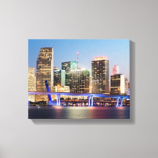 Illuminated skyline of downtown Miami at dusk Canvas Afdruk (Voorkant)