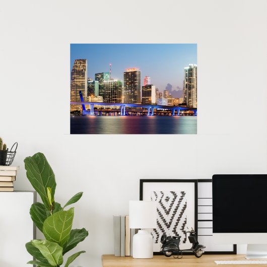 Illuminated skyline of downtown Miami at dusk Poster (Thuiskantoor)