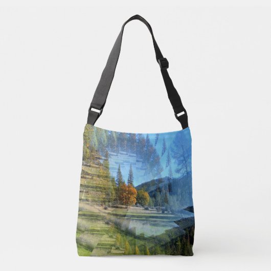 Illusies in de bergen.... crossbody tas (Voorkant)