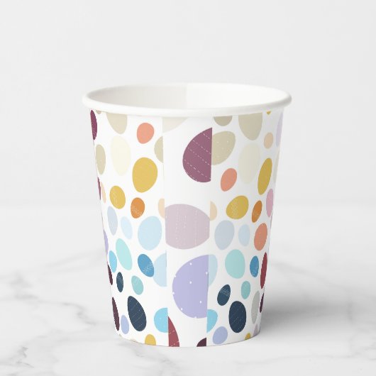 Illustratie met gradiënt gekleurde eieren. papieren bekers (Links)