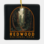 Illustratie nationaal park Redwood  Keramisch Ornament<br><div class="desc">Ontwerp van vectorillustraties van sequoiia's. Het park beschermt uitgestrekte prairies,  eikenbossen,  wilde rivieren en 40 mijl lange kust.</div>