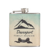 Illustratie van de berg met Sun Rays Family Reunio Heupfles (Voorkant)