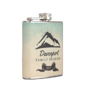 Illustratie van de berg met Sun Rays Family Reunio Heupfles (Rechts)