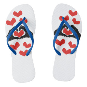Illustratie van de vorm van het hart met rode hart teenslippers