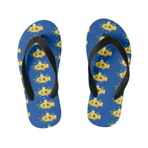 Illustratie van een gele onderzeeboot met vis in e kinder teenslippers