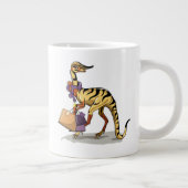 Illustratie van een Iguanodon met boodschappentass Grote Koffiekop (Rechts)