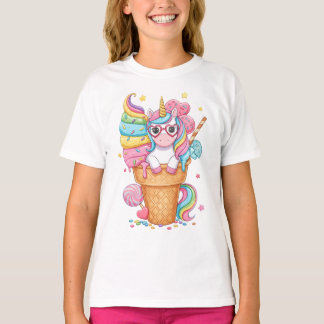 Illustratie van een knuffel eenhoorn in een ijsje t-shirt
