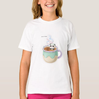 Illustratie van een knuffel Kawaii Panda in Theeko T-shirt