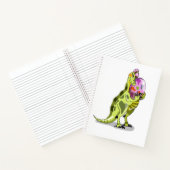 Illustratie van een lambeosaurus die een ei vastho notitieboek (Binnen)