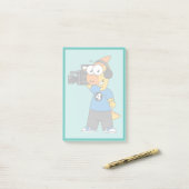 Illustratie van een parasaurolophus camera operato post-it® notes (Op bureau)